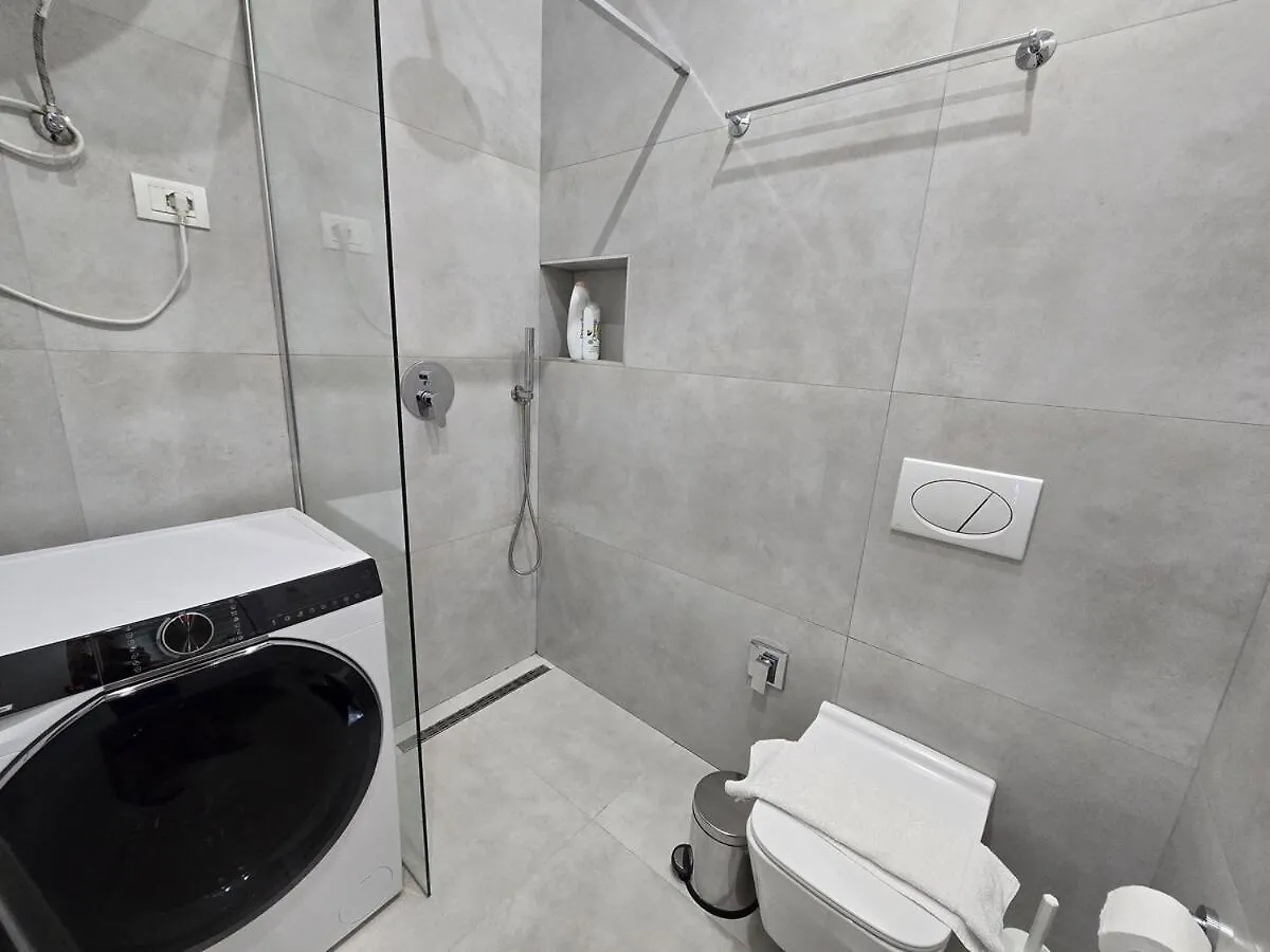 Apartment Stylish Base - City Center Tirana