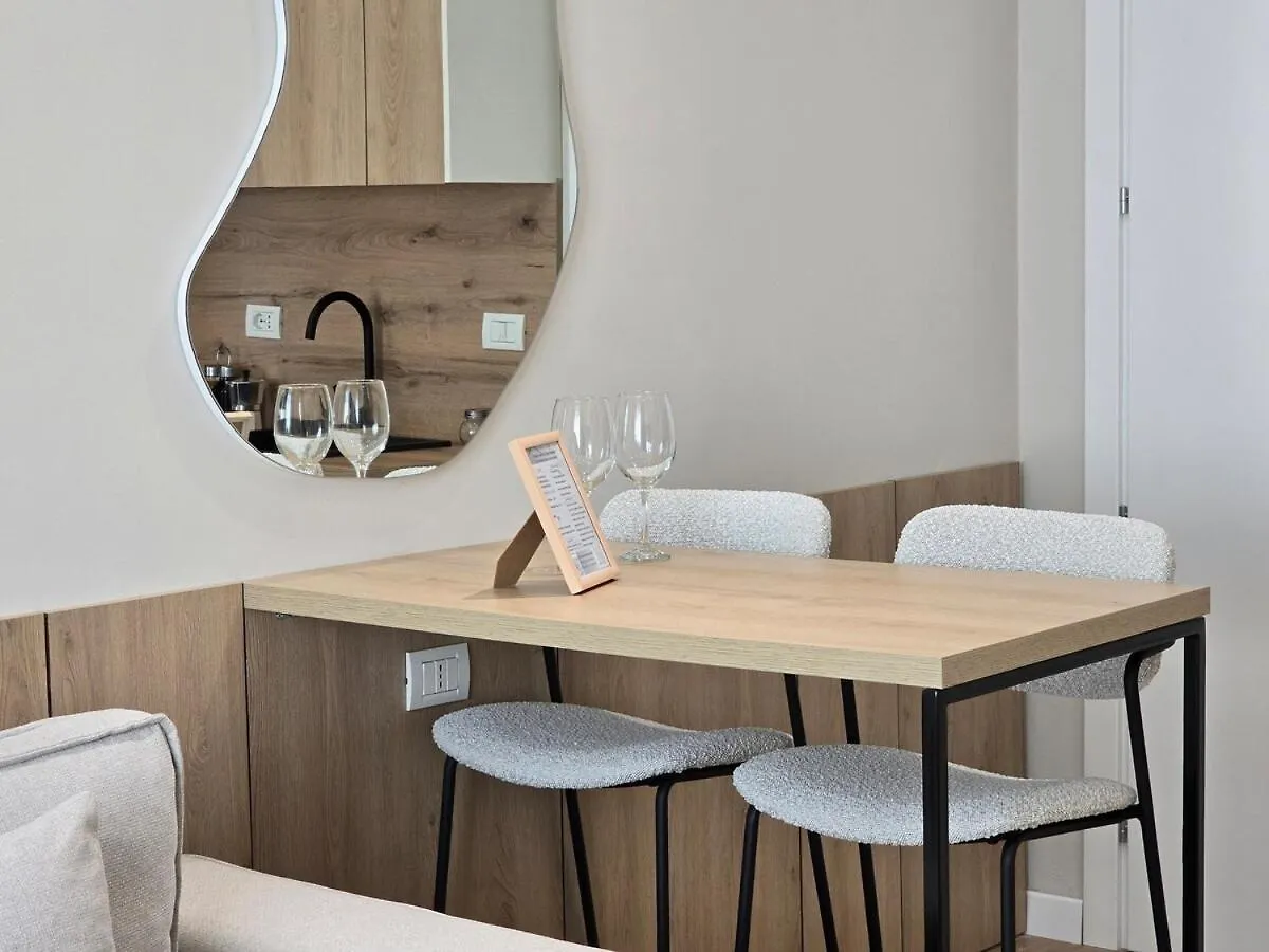 Apartment Stylish Base - City Center Tirana