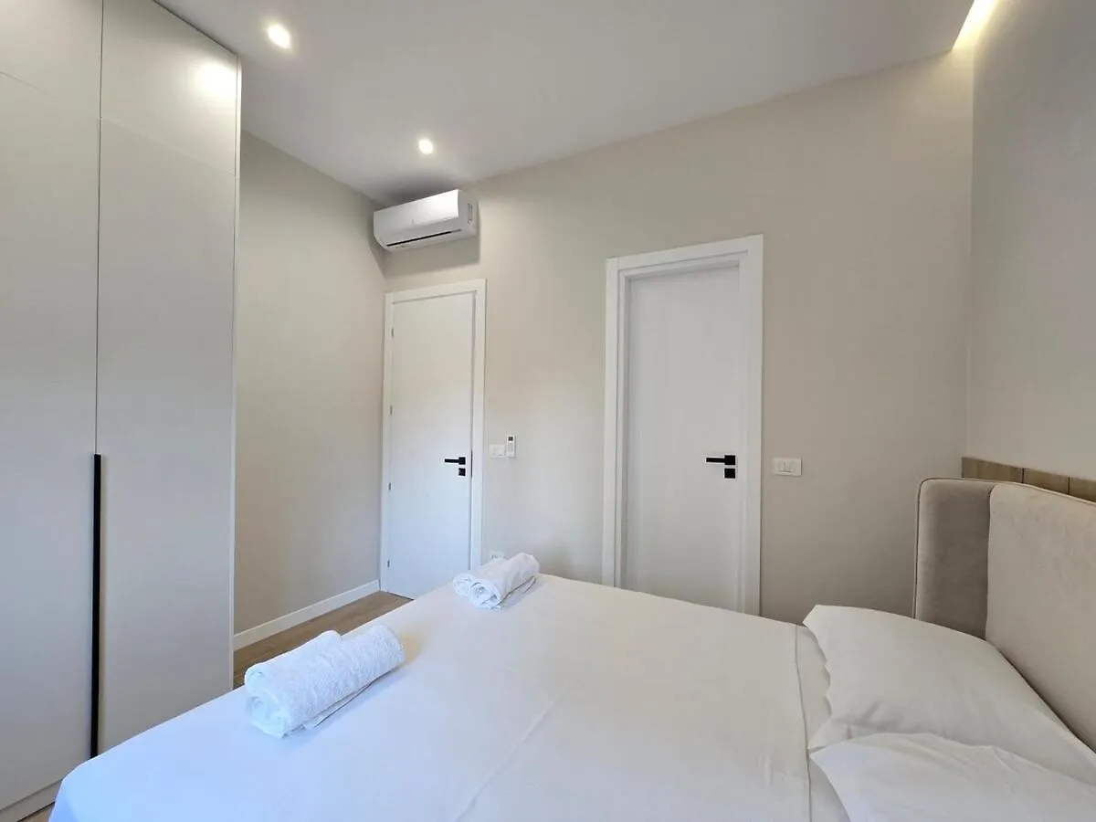 Stylish Base - City Center Tirana Apartment