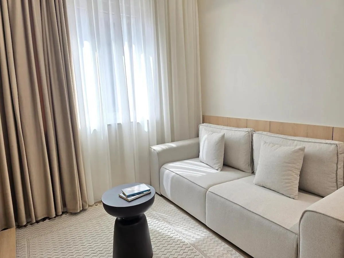 Apartment Stylish Base - City Center Tirana